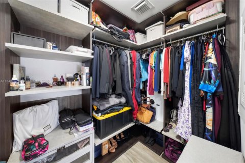 Condo in Miami, Florida, 3 bedrooms  № 1890227 - photo 19