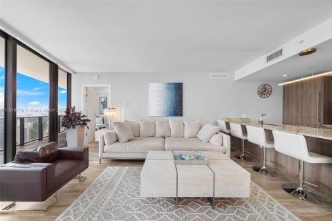Condo in Miami, Florida, 3 bedrooms  № 1890227 - photo 3