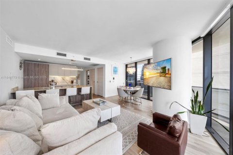 Condo in Miami, Florida, 3 bedrooms  № 1890227 - photo 9