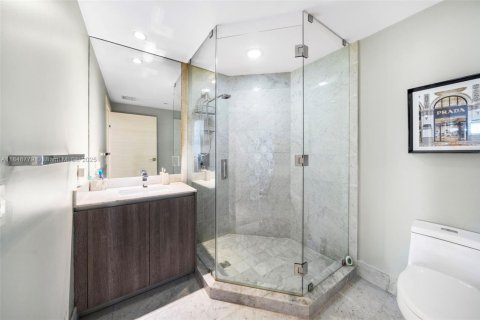 Condo in Miami, Florida, 3 bedrooms  № 1890227 - photo 22