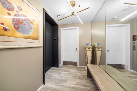 Condo in Miami, Florida, 3 bedrooms  № 1890227 - photo 30