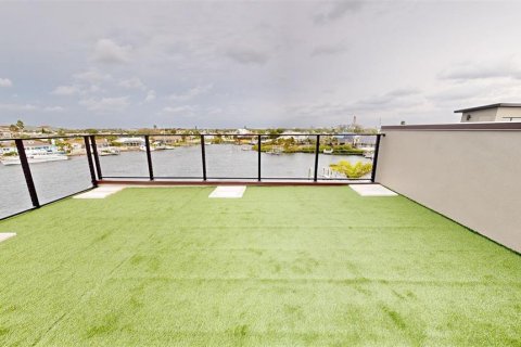 Townhouse in Apollo Beach, Florida 4 bedrooms, 222.59 sq.m. № 1628614 - photo 30
