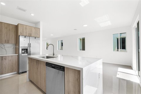 Touwnhouse à vendre à Miami, Floride: 5 chambres № 1989421 - photo 6