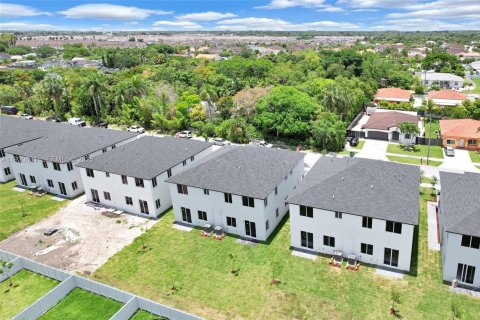 Touwnhouse à vendre à Miami, Floride: 5 chambres № 1989421 - photo 18