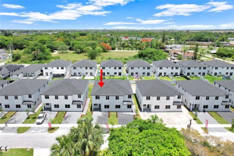 Touwnhouse à vendre à Miami, Floride: 5 chambres № 1989421 - photo 17