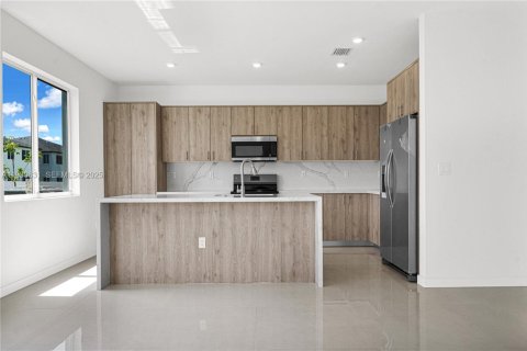 Touwnhouse à vendre à Miami, Floride: 5 chambres № 1989421 - photo 28