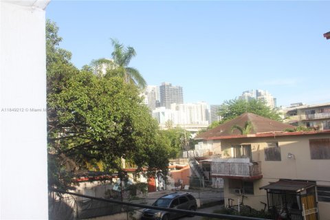 Condo in Miami, Florida, 1 bedroom  № 1852247 - photo 8