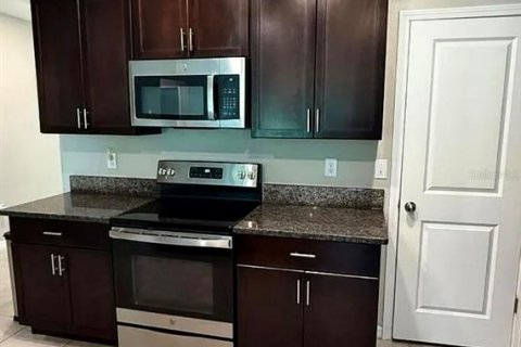 House in Riverview, Florida 5 bedrooms, 273.97 sq.m. № 2211980 - photo 3