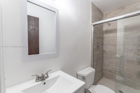 House in North Lauderdale, Florida 3 bedrooms, 103.68 sq.m. № 1881800 - photo 6