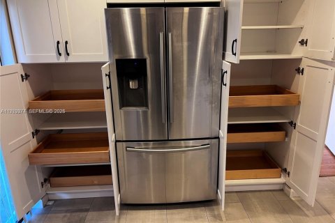 Снять в аренду таунхаус в Майами, Флорида 3 спальни, 109.9м2, № 2043432 - фото 10