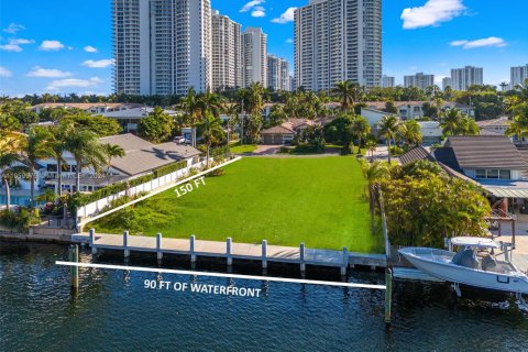 Земельный участок в Халландейл-Бич, Флорида № 1978350