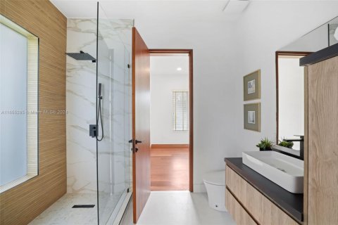 Купить виллу или дом в Халландейл-Бич, Флорида 5 спален, 310.48м2, № 2027620 - фото 14