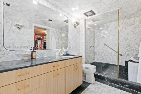 Condominio en venta en Miami, Florida, 1 dormitorio, 215.53 m2 № 2153939 - foto 23