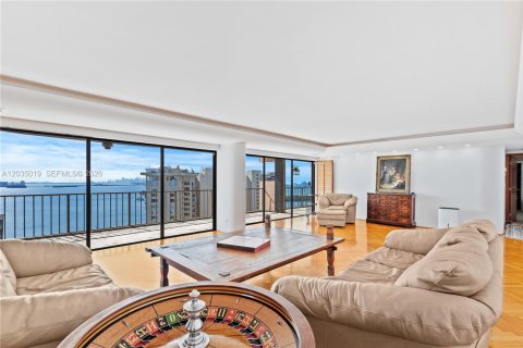 Condominio en venta en Miami, Florida, 1 dormitorio, 215.53 m2 № 2153939 - foto 11