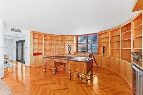 Condominio en venta en Miami, Florida, 1 dormitorio, 215.53 m2 № 2153939 - foto 7