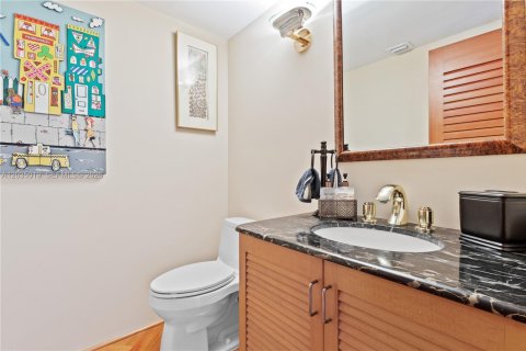Condominio en venta en Miami, Florida, 1 dormitorio, 215.53 m2 № 2153939 - foto 28