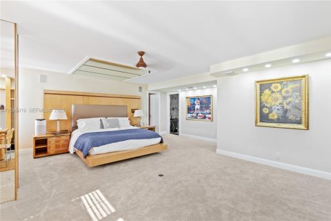 Condominio en venta en Miami, Florida, 1 dormitorio, 215.53 m2 № 2153939 - foto 22