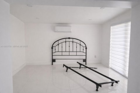 Casa en venta en Miami, Florida, 3 dormitorios, 177.54 m2 № 1993296 - foto 10