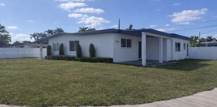 Casa en Miami, Florida 3 dormitorios, 177.54 m2 № 1993296