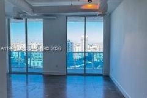 Apartment in Miami, Florida 51.65 sq.m. № 2038762 - photo 2