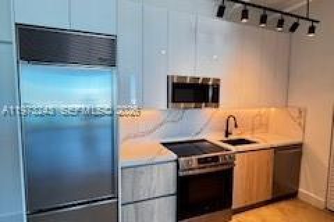 Apartment in Miami, Florida 51.65 sq.m. № 2038762 - photo 5