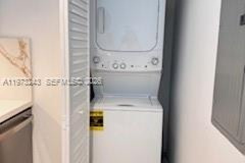 Apartment in Miami, Florida 51.65 sq.m. № 2038762 - photo 6