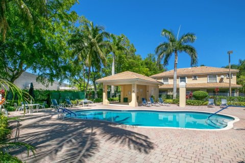 Townhouse in Wellington, Florida 2 bedrooms, 113.25 sq.m. № 1103341 - photo 1