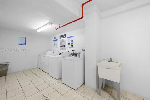 Купить кондоминиум в Санни-Айлс-Бич, Флорида 1 спальня, 93.37м2, № 2153725 - фото 23
