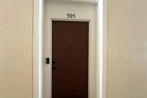 Condominio en alquiler en Orlando, Florida, 3 dormitorios, 130.81 m2 № 2219346 - foto 10