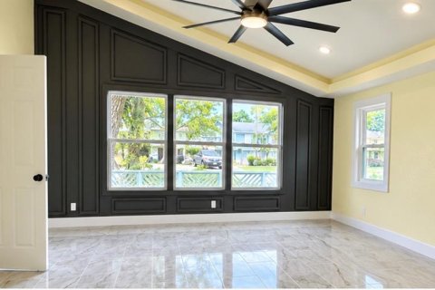 House in Saint Petersburg, Florida 3 bedrooms, 76.64 sq.m. № 2393926 - photo 4