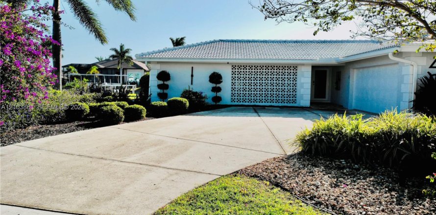 Villa ou maison à Punta Gorda, Floride 3 chambres, 128.86 m2 № 2431473