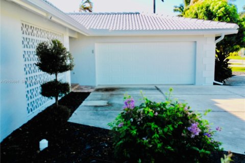 Villa ou maison à vendre à Punta Gorda, Floride: 3 chambres, 128.86 m2 № 2431473 - photo 2