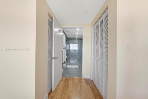 Copropriété à vendre à Aventura, Floride: 1 chambre, 80.82 m2 № 1989816 - photo 16