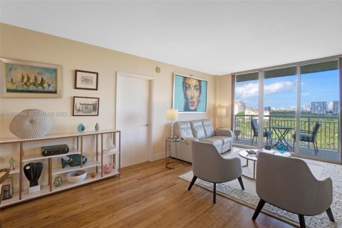 Copropriété à vendre à Aventura, Floride: 1 chambre, 80.82 m2 № 1989816 - photo 12