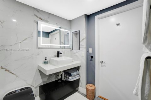 Copropriété à vendre à Aventura, Floride: 1 chambre, 80.82 m2 № 1989816 - photo 19