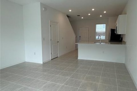 Touwnhouse à louer à Sarasota, Floride: 2 chambres, 110.27 m2 № 2423775 - photo 4
