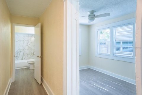 House in Winter Park, Florida 2 bedrooms, 69.58 sq.m. № 2205850 - photo 9