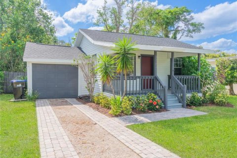 House in Winter Park, Florida 2 bedrooms, 69.58 sq.m. № 2205850 - photo 2