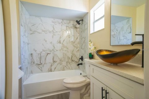 House in Winter Park, Florida 2 bedrooms, 69.58 sq.m. № 2205850 - photo 8