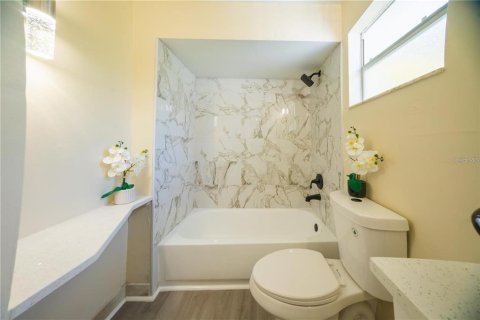 House in Winter Park, Florida 2 bedrooms, 69.58 sq.m. № 2205850 - photo 7