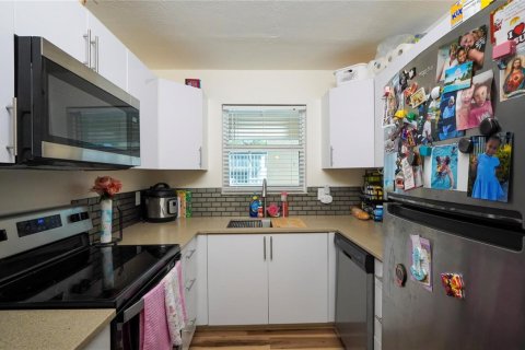 Condo in Dania Beach, Florida, 1 bedroom  № 2242269 - photo 16
