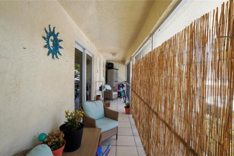 Condo in Dania Beach, Florida, 1 bedroom  № 2242269 - photo 8