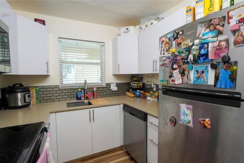 Condo in Dania Beach, Florida, 1 bedroom  № 2242269 - photo 15