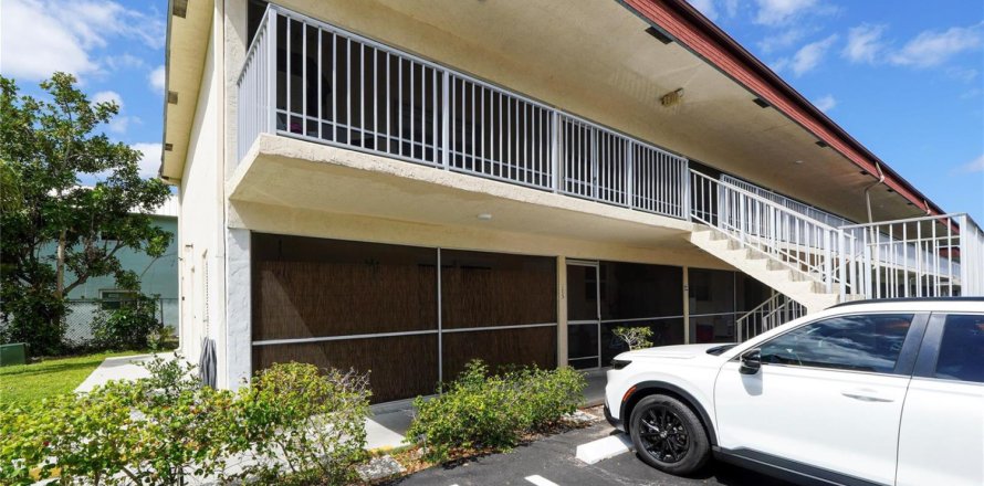 Condo in Dania Beach, Florida, 1 bedroom  № 2242269
