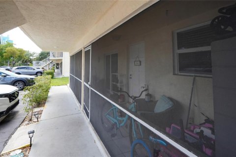 Condo in Dania Beach, Florida, 1 bedroom  № 2242269 - photo 6