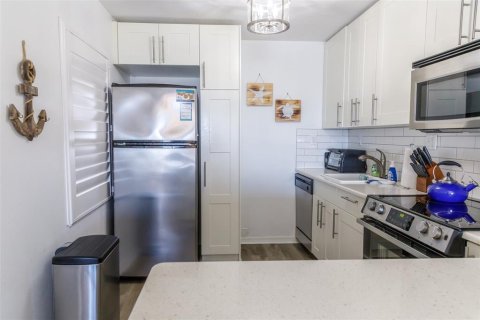 Condo in New Smyrna Beach, Florida, 2 bedrooms  № 1534135 - photo 21