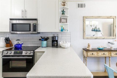 Condo in New Smyrna Beach, Florida, 2 bedrooms  № 1534135 - photo 23
