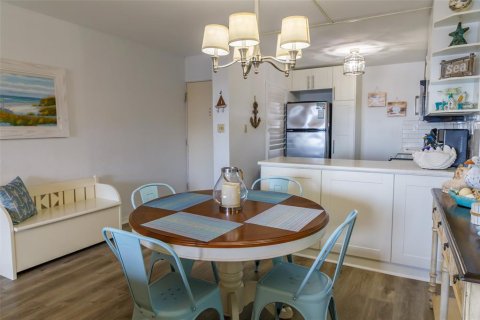 Condo in New Smyrna Beach, Florida, 2 bedrooms  № 1534135 - photo 15