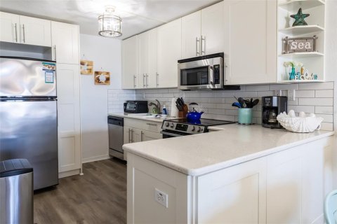 Condo in New Smyrna Beach, Florida, 2 bedrooms  № 1534135 - photo 20