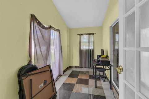 Casa en venta en Kissimmee, Florida, 3 dormitorios, 152.55 m2 № 2383395 - foto 13